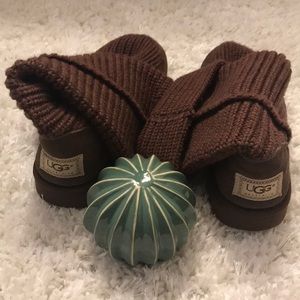UGG pull on classic crochet boots  sz 7